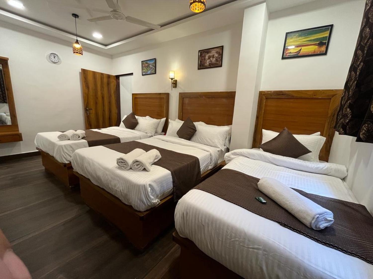 ماهاباليشوار C P Cottage المظهر الخارجي الصورة