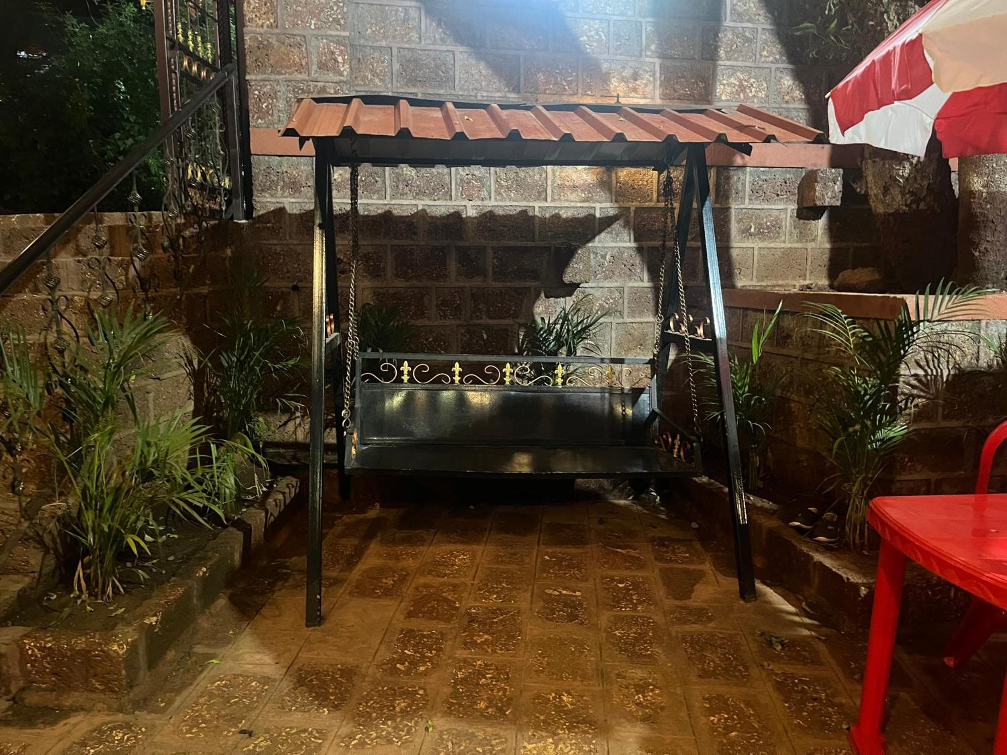 ماهاباليشوار C P Cottage المظهر الخارجي الصورة