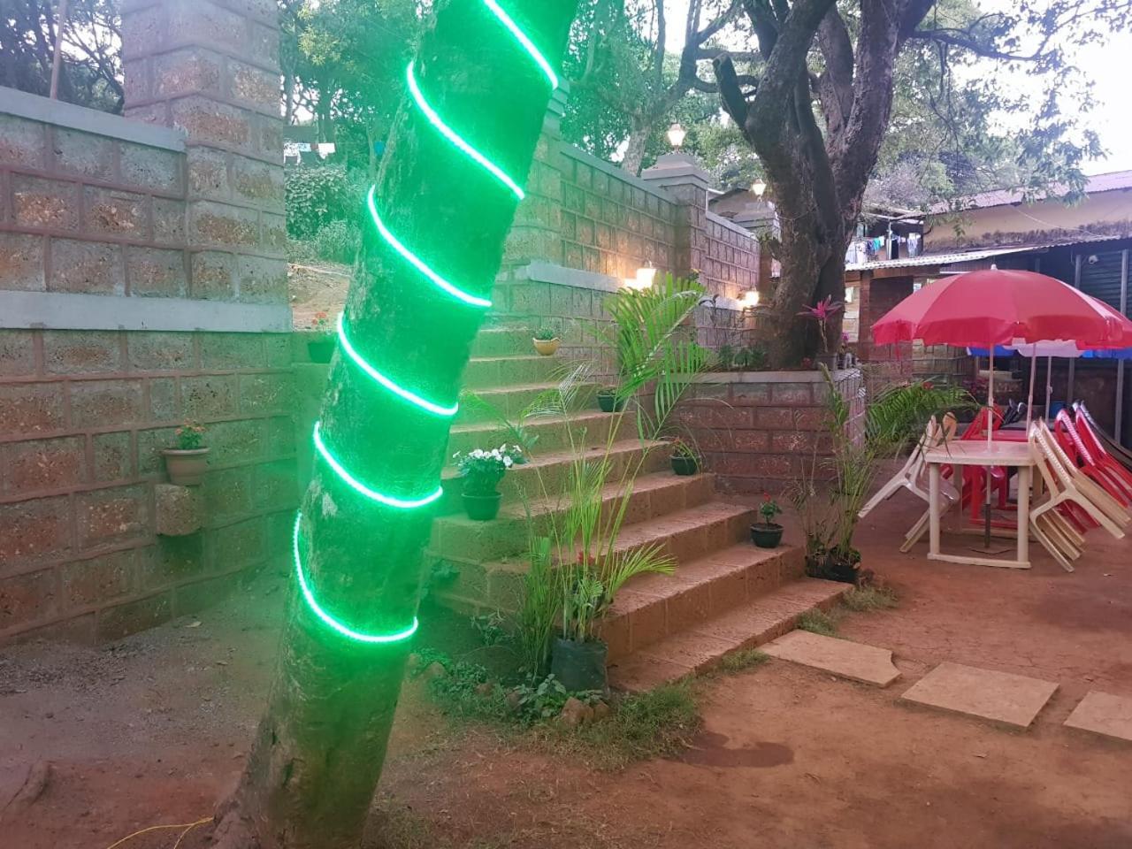 ماهاباليشوار C P Cottage المظهر الخارجي الصورة