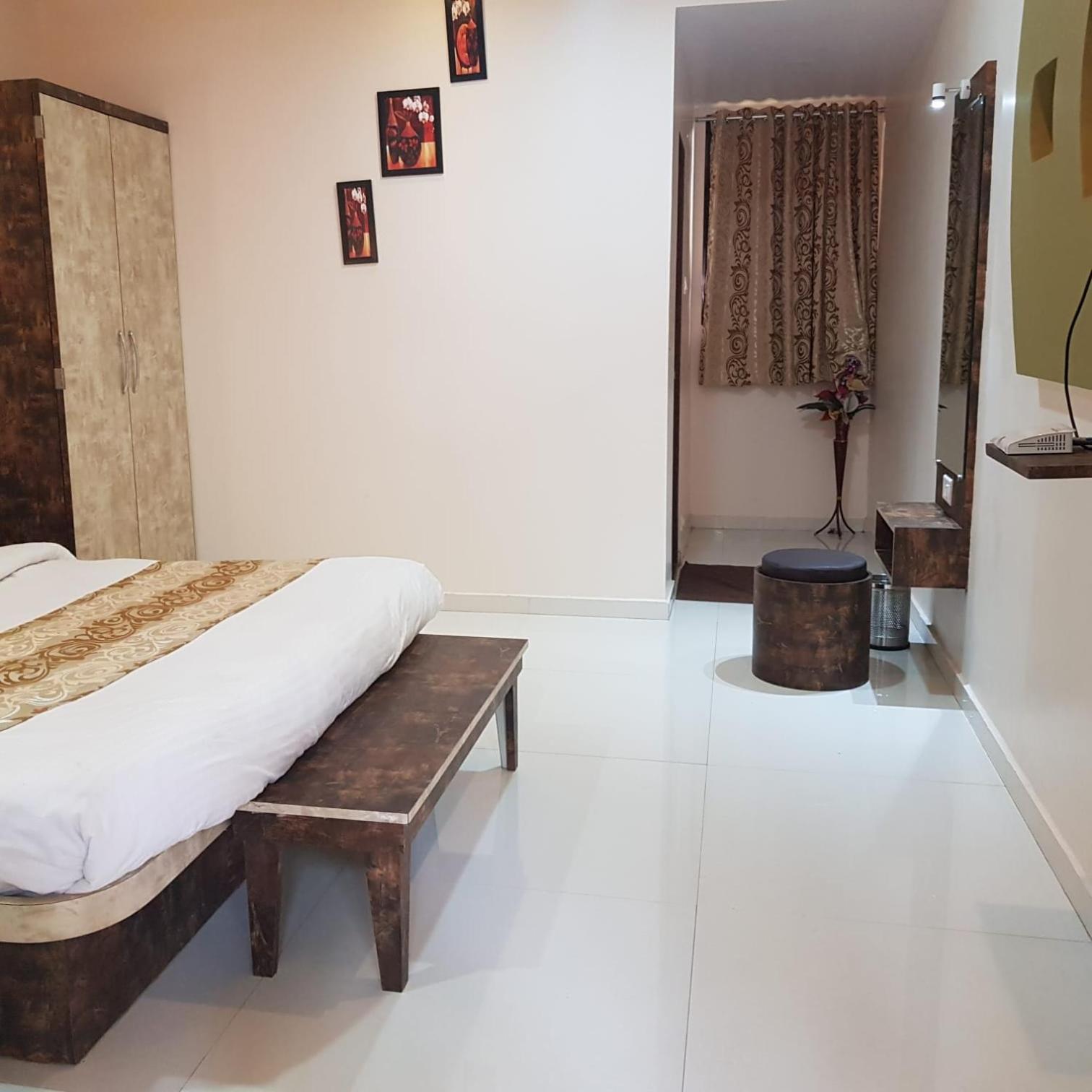 ماهاباليشوار C P Cottage المظهر الخارجي الصورة