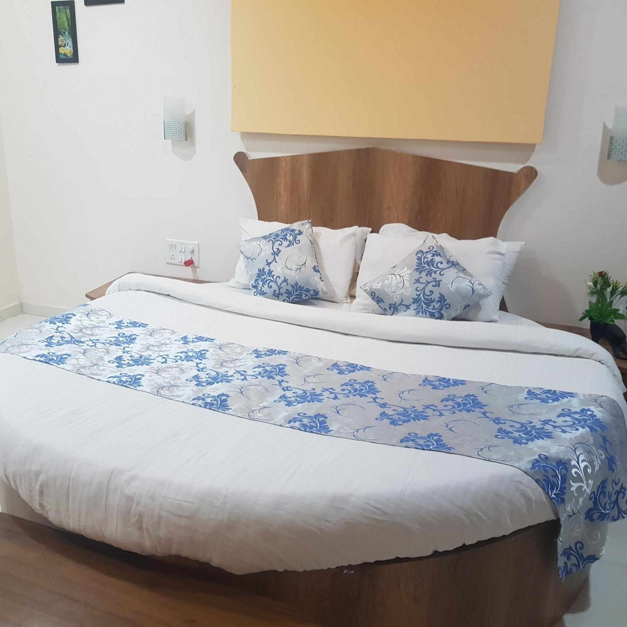 ماهاباليشوار C P Cottage المظهر الخارجي الصورة