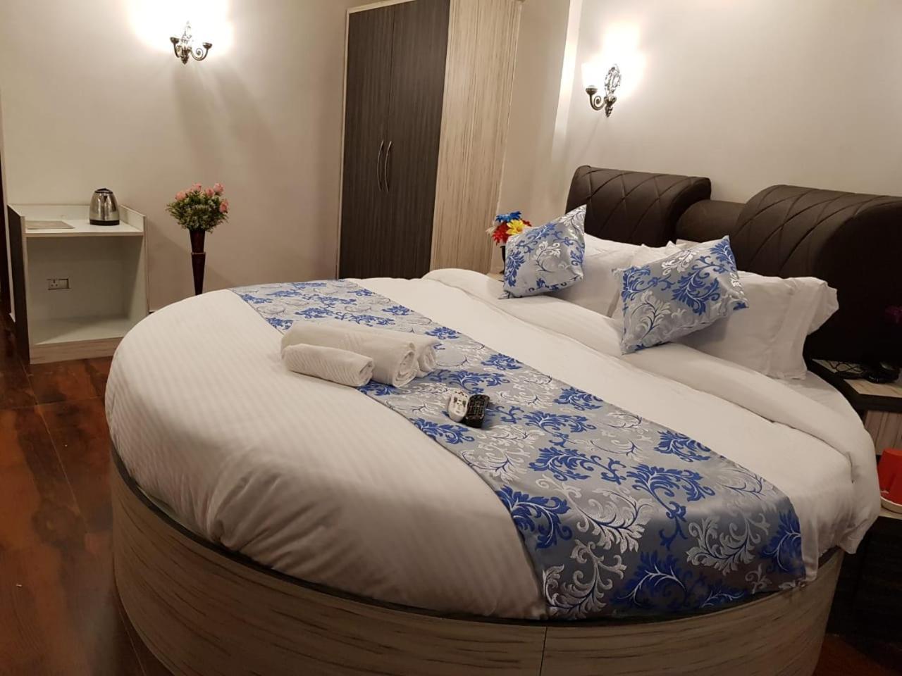 ماهاباليشوار C P Cottage المظهر الخارجي الصورة
