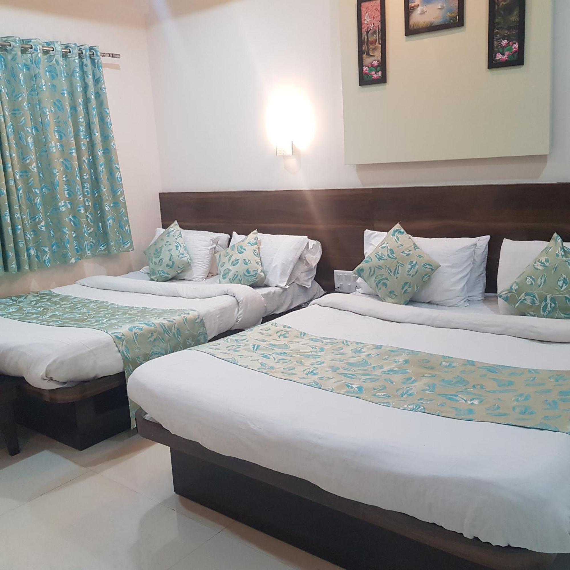 ماهاباليشوار C P Cottage المظهر الخارجي الصورة