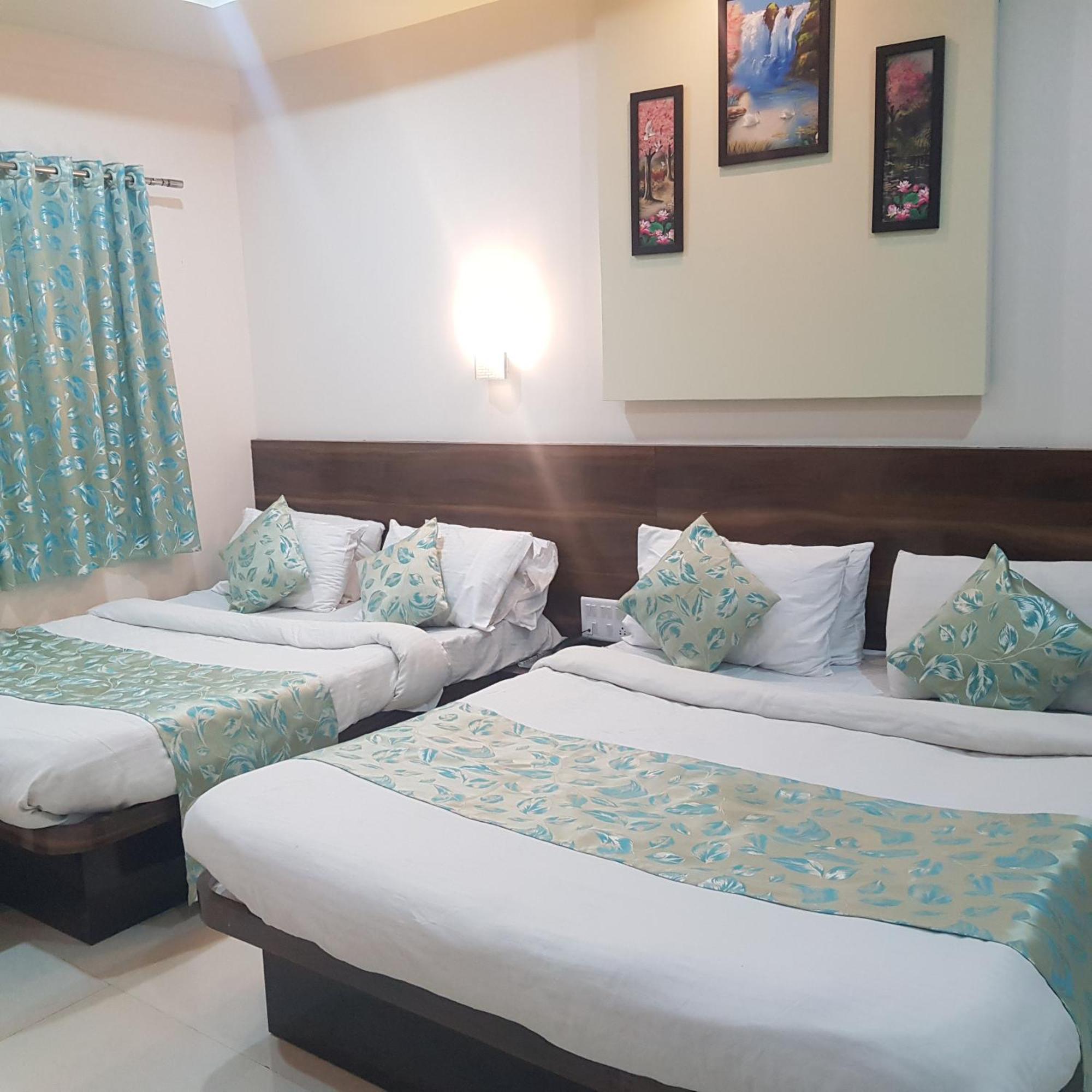 ماهاباليشوار C P Cottage المظهر الخارجي الصورة