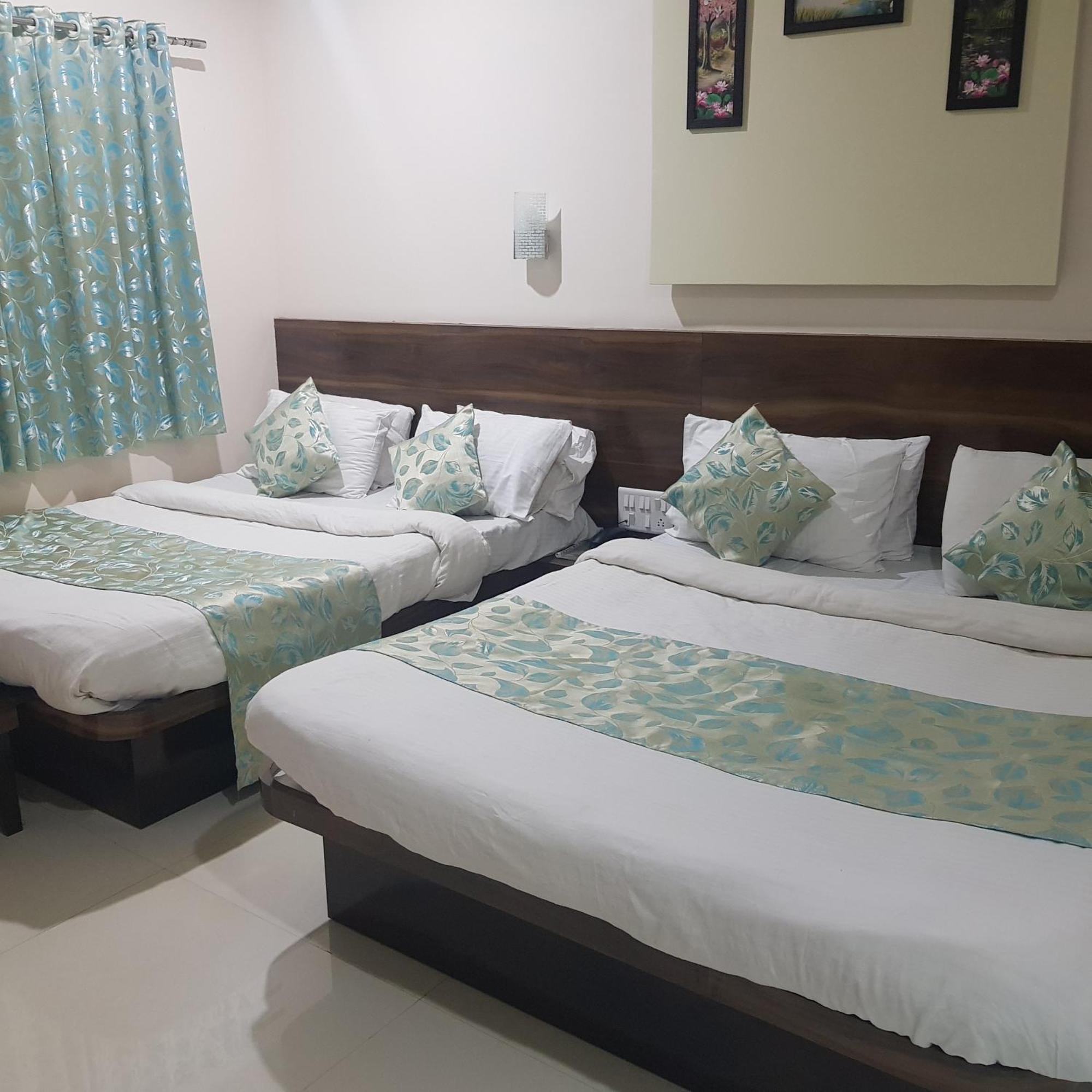 ماهاباليشوار C P Cottage المظهر الخارجي الصورة