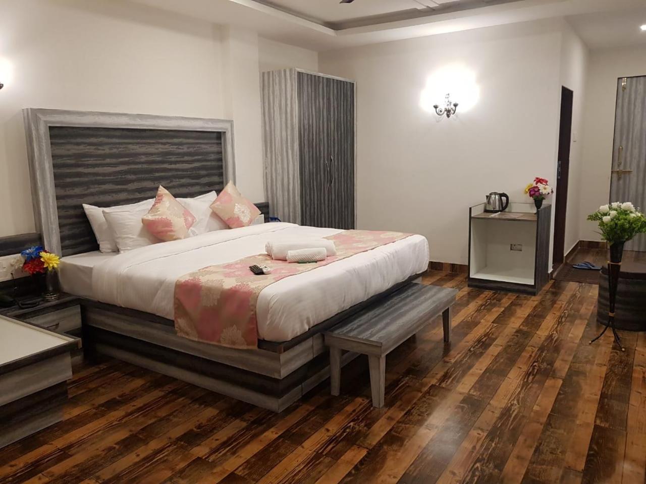 ماهاباليشوار C P Cottage المظهر الخارجي الصورة